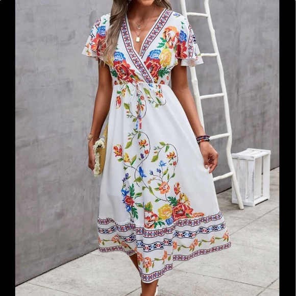 Boho Floral Print flutter Butterfly Sleeve Dress - Picture 3 of 8